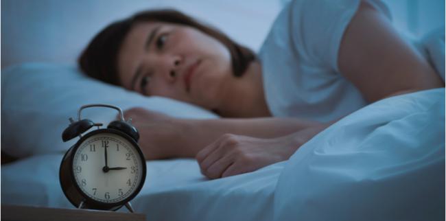 為什麼會失眠？睡不著就是失眠？失眠症的種類、症狀、原因、治療