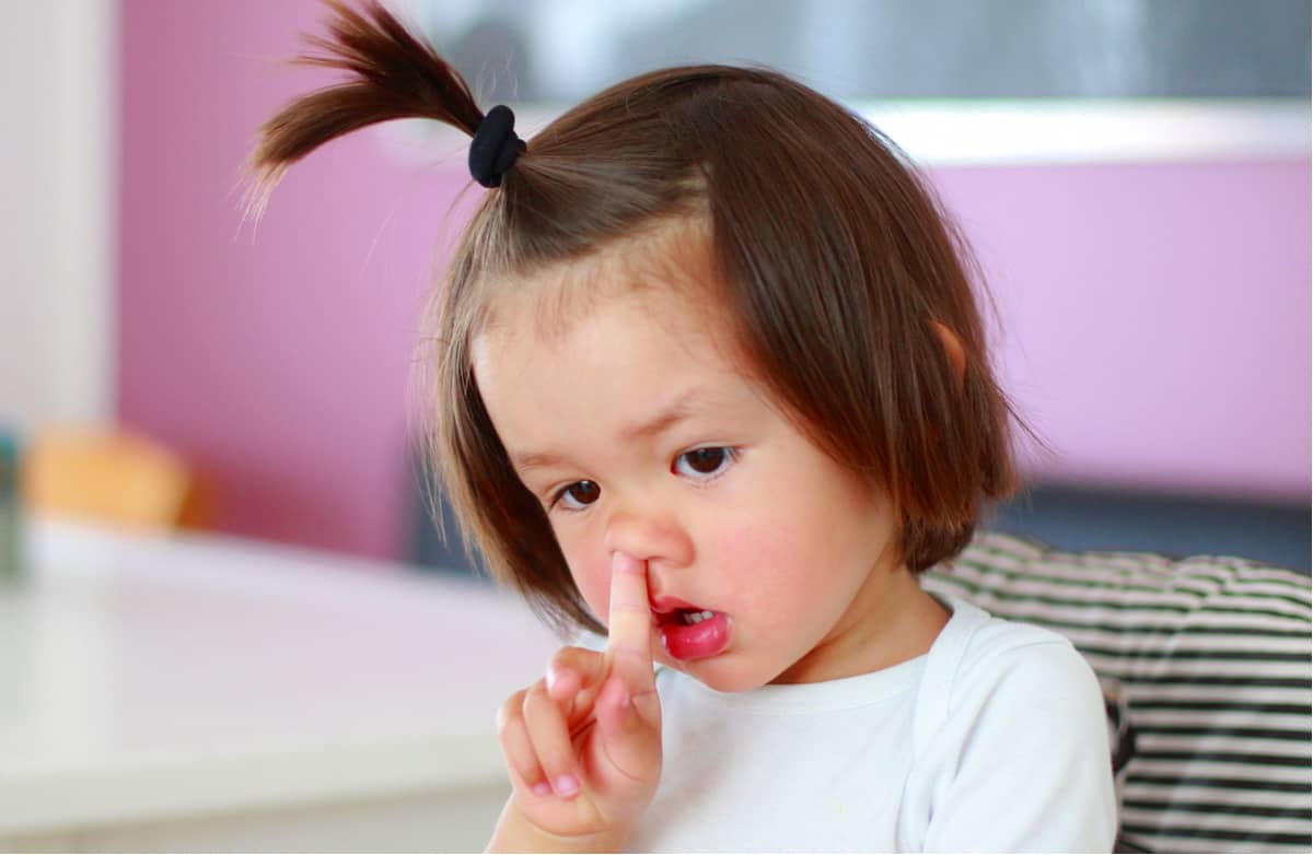 小孩愛挖鼻孔怎麼辦？5招改善孩子挖鼻孔的壞習慣