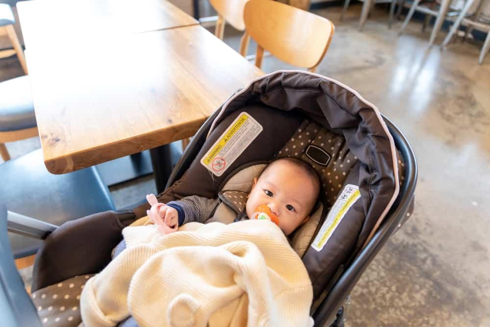 帮助宝宝戒奶嘴需要一步步进行