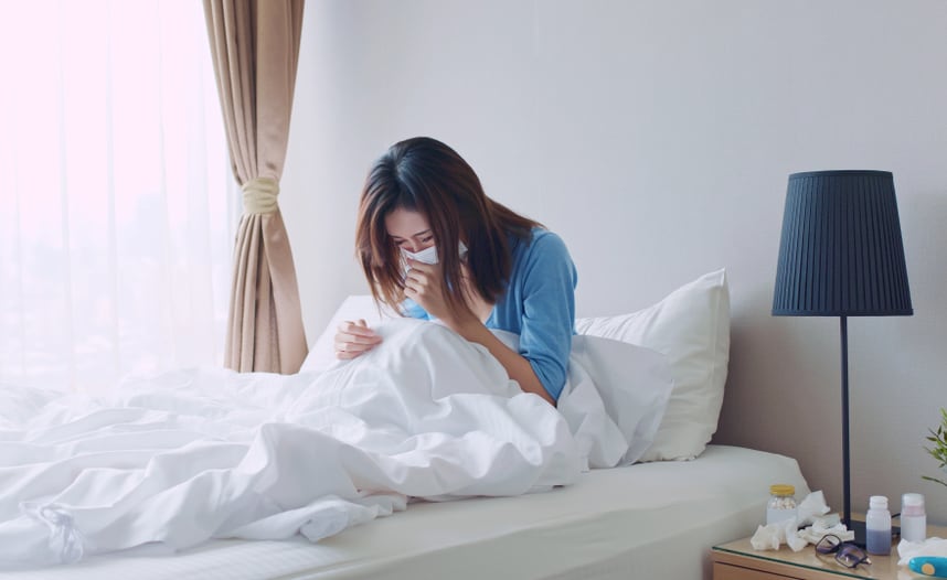 新冠肺炎在第一次发烧后的5~10天内，会出现呼吸急促。