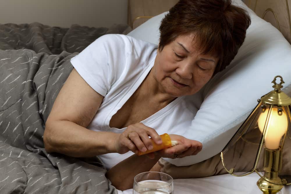 當心老人吃安眠藥副作用!造成複雜性睡眠行為