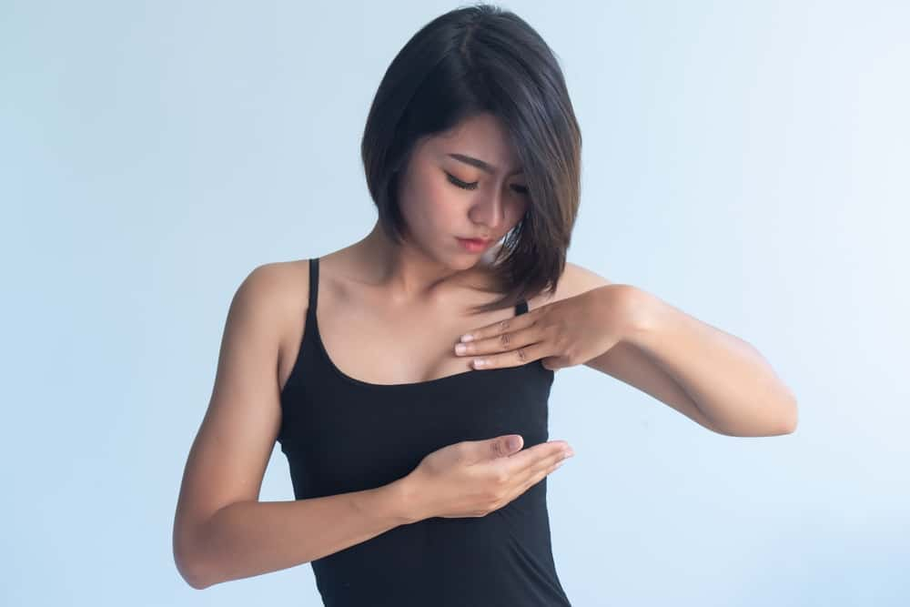 乳房自我检查有助预防乳癌