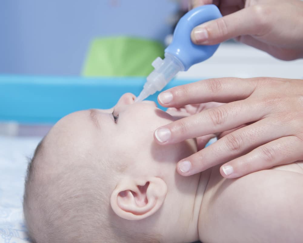 嬰兒鼻塞睡不著好心疼！了解嬰兒鼻塞原因，3招舒緩寶寶鼻塞