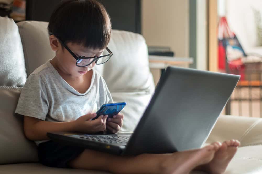 儿童近视怎么办？掌握小孩近视原因、治疗！儿童近视不矫正，每年增加100度！ (2)