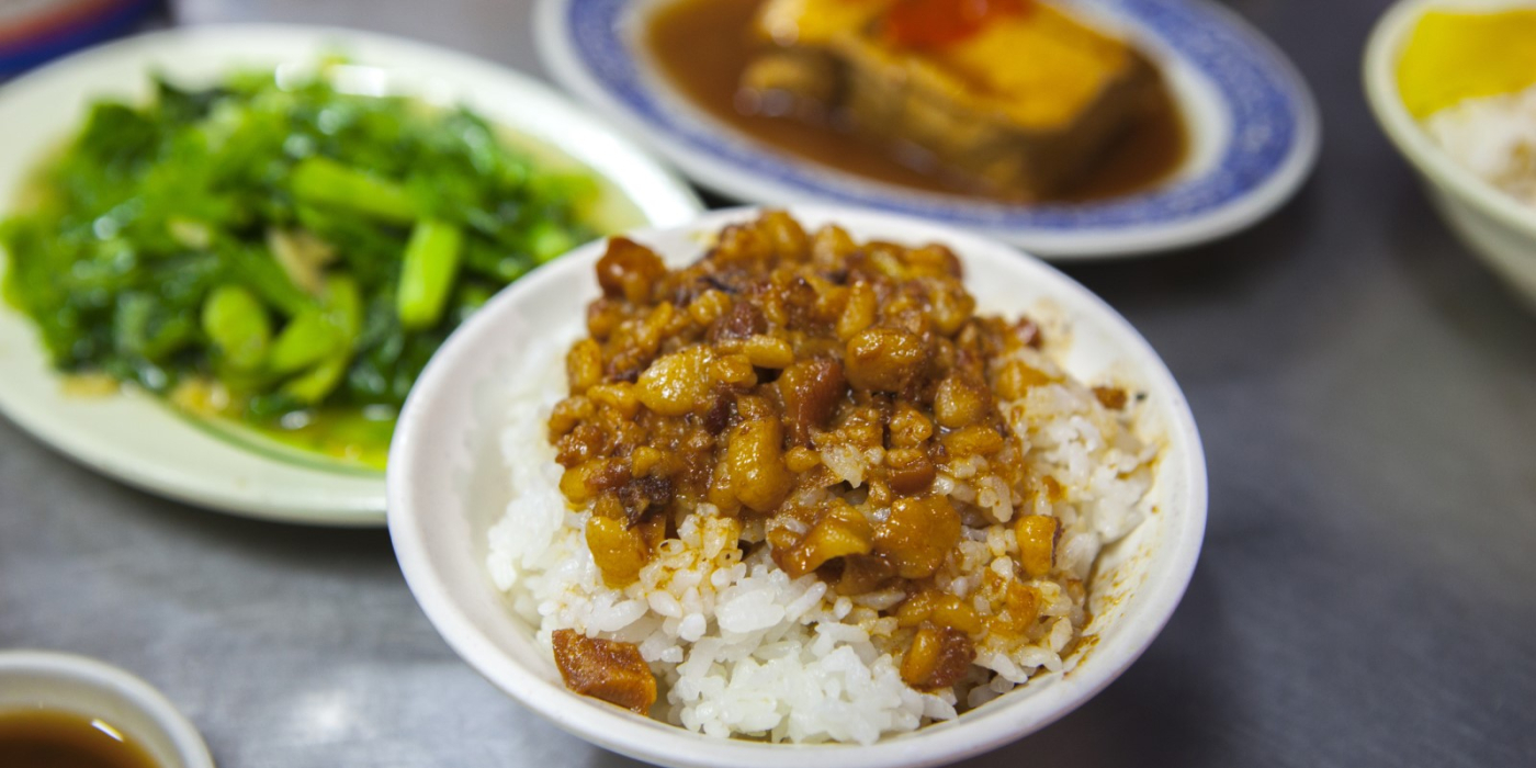 每天吃毒？劣質「美耐皿餐具」耐熱差，不要微波！使用注意這 5 點