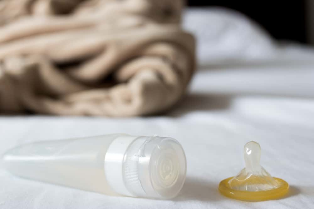 保险套尺寸怎么选？阔度怎么量？看懂保险套大小、材质及使用重点