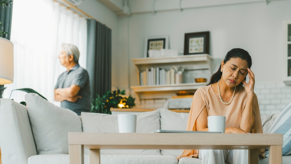 PUA通常不是一次形成，而是逐步累積的操控模式。蘇珊．佛沃在《情緒勒索》一書中提到，多數情緒勒索往往在關係中慢慢浮現，使人難以在一開始察覺相處方式已出現變化。