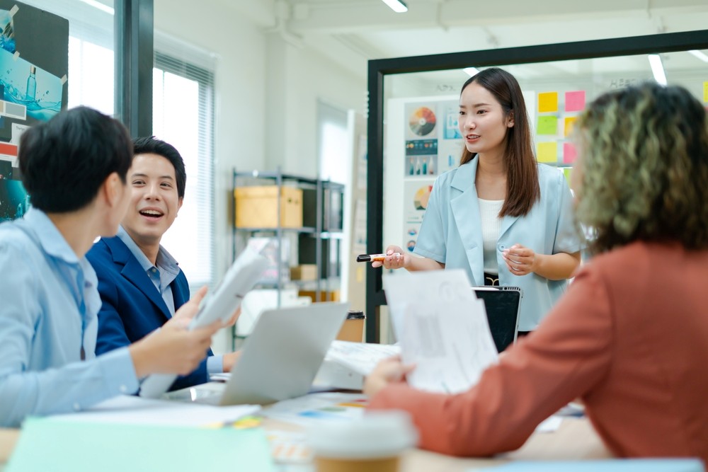 開會、討論:讓E人先「開場」,讓I人「收尾」