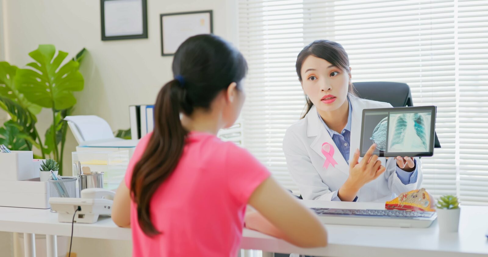hormone-positive-breast-cancer-recurrence-treatment-risks